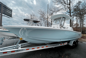 2024 Robalo 266 Cayman Ice Blue (IN CLAYTON) Boat